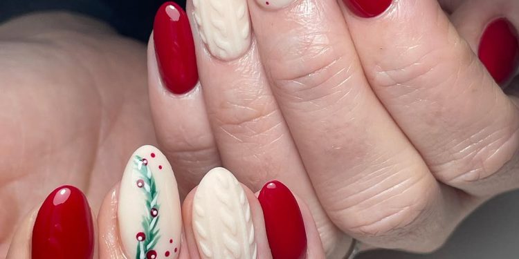 Christmas Nail Art Designs to Spark Your Holiday Spirit